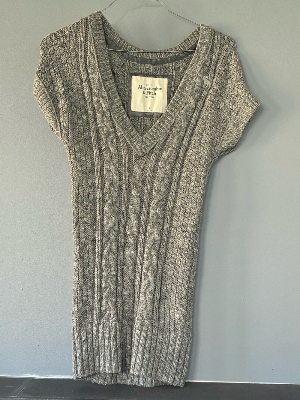 Abercrombie & Fitch Gray Cable-Knit V-Neck Women's Sweater Dress S
